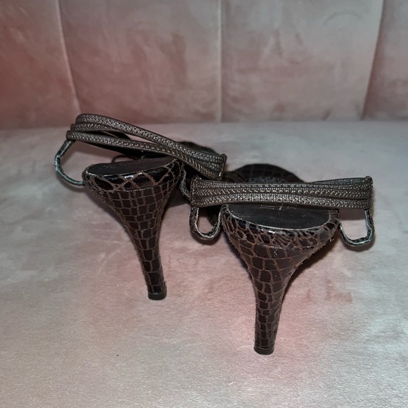 New York Transit Brown Heels - Picture 7 of 8